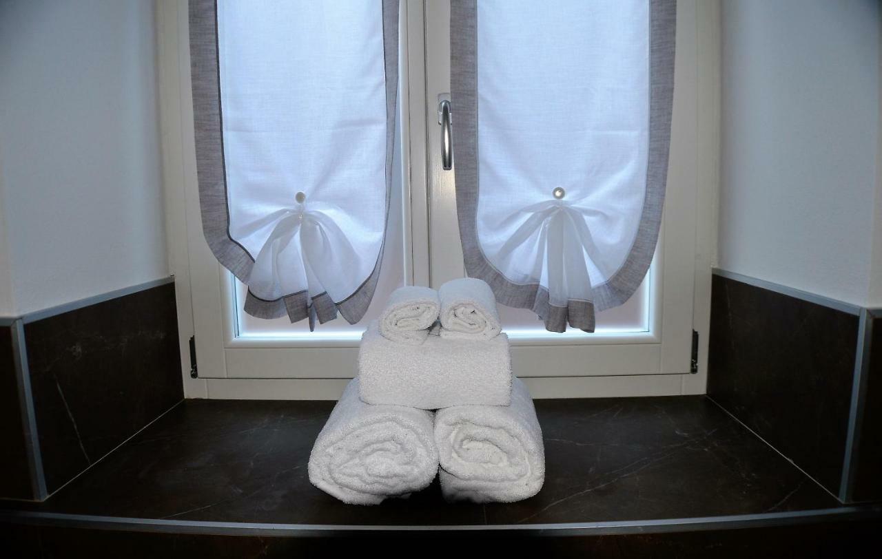 Aquila Apartment Arco Luaran gambar